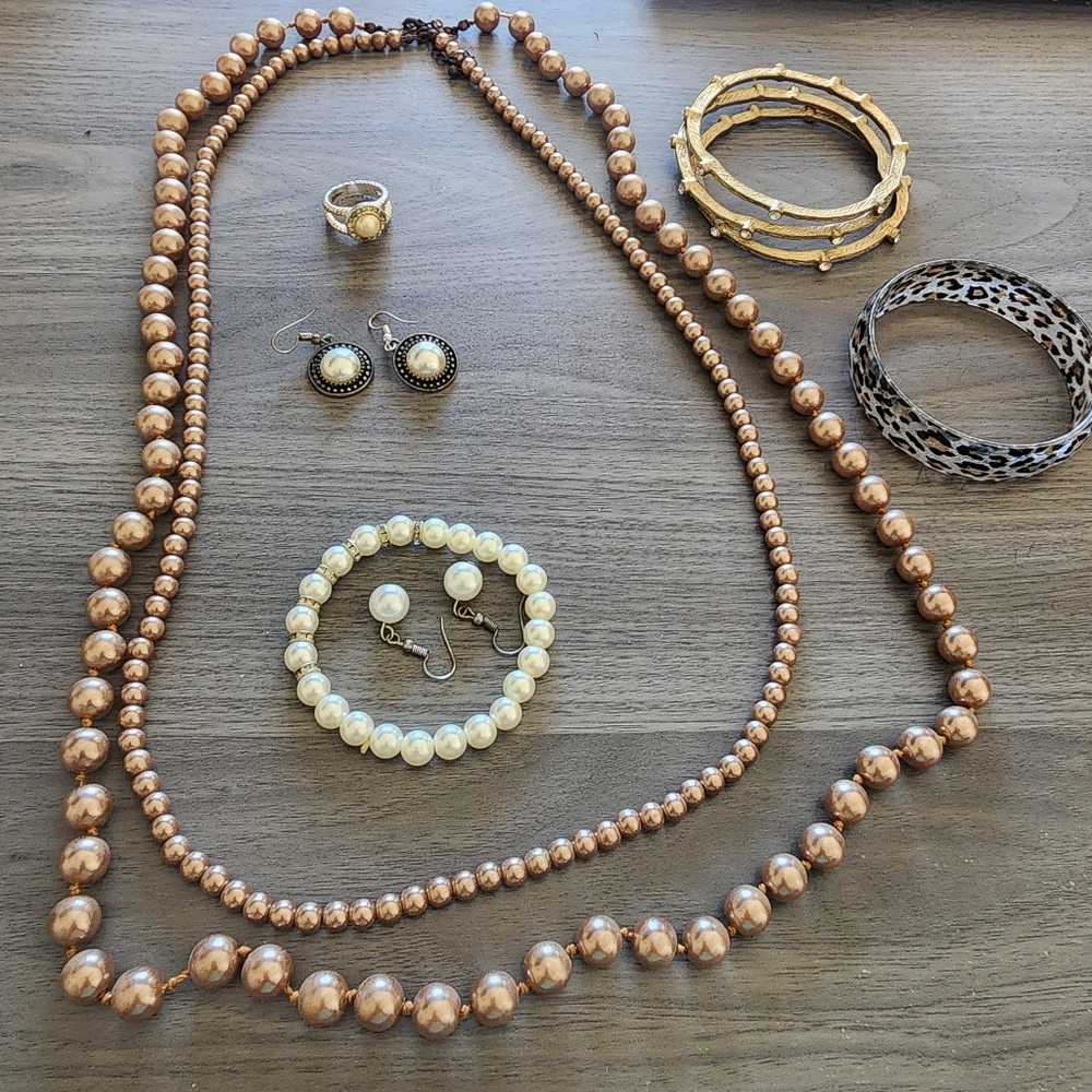 Grab Bag of Jewelry $10